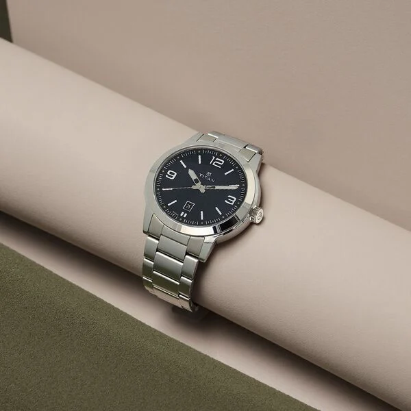 Men's Urban Refinement: Sleek Blue Dial with Silver Watch - Image 2